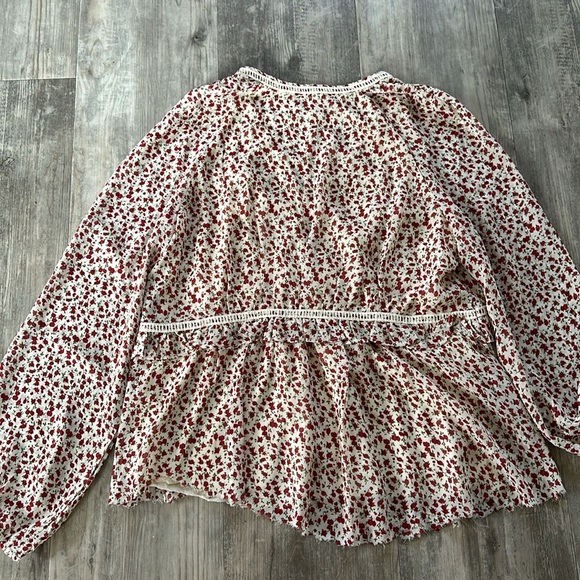 NASTY GAL LONGSLEEVE FLOWY FLORAL BLOUSE - Picture 6 of 13